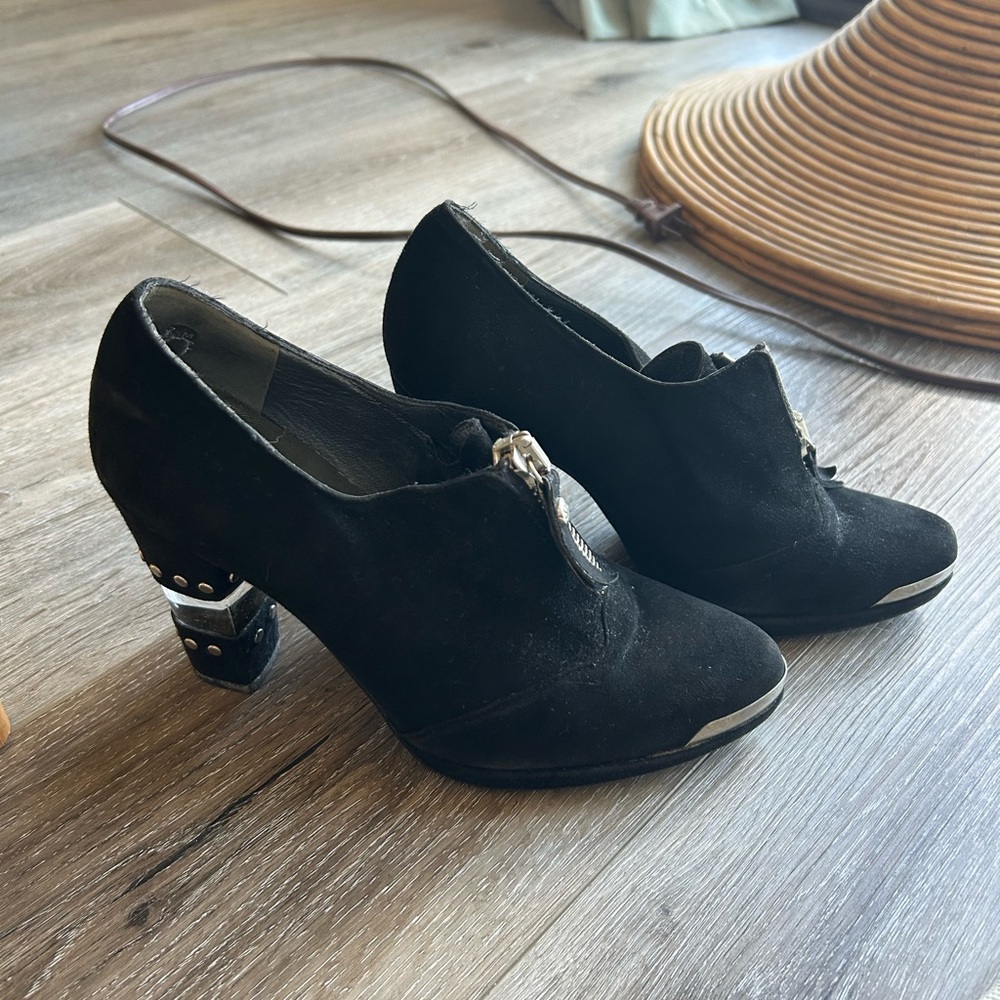 Stuart Weitzman Black Suede Women's Shoes with Zipper Detail